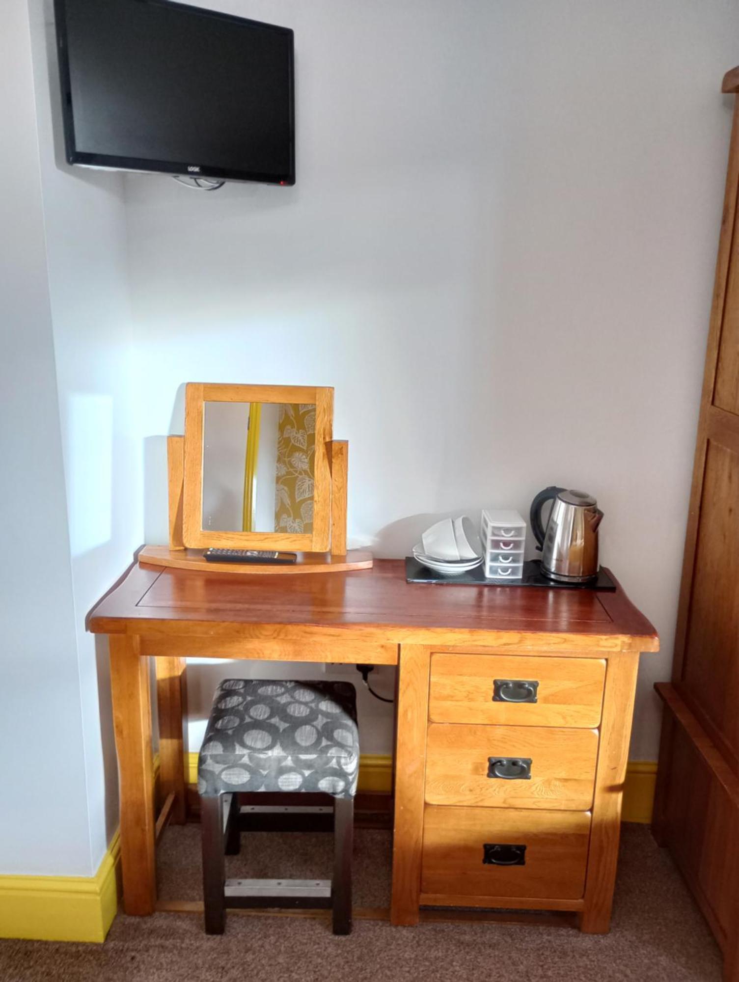 The White Swan Deighton Hotel York Room photo